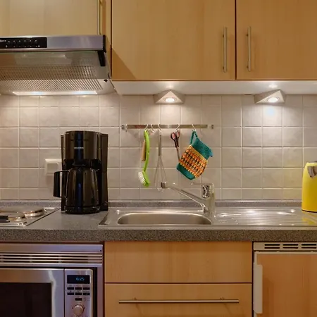 4 Kreuzstrasse Laaschhof *