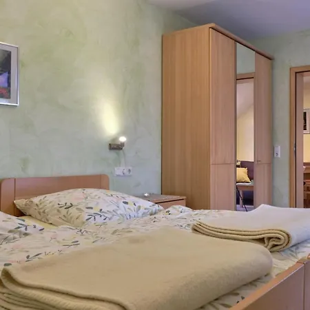 4 Kreuzstrasse Laaschhof * Nusbaum