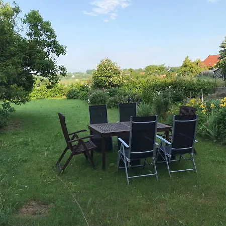 4 Kreuzstraße Laaschhof Nusbaum