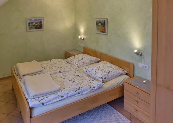 4 Kreuzstrasse Laaschhof *