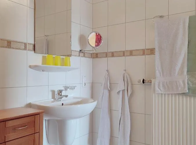 4 Kreuzstrasse Laaschhof *